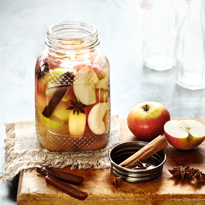 spiced-apple-and-toffee-cocktails