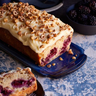 apple-and-blackberry-loaf-with-clotted-cream-icing