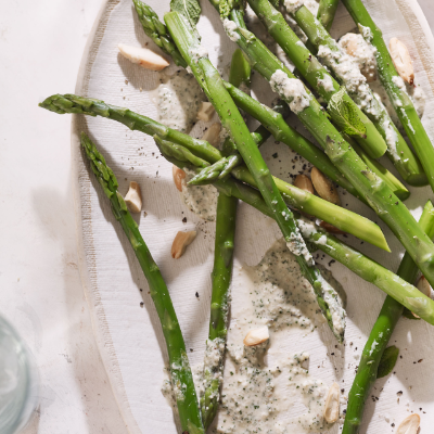 asparagus-with-almond-and-mint-sauce
