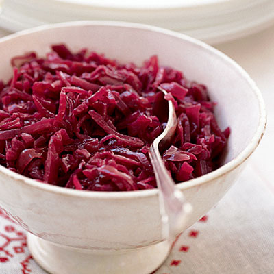 braised-red-cabbage-with-allspice-and-apple