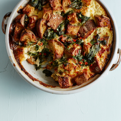 bacon-cheddar-and-spinach-strata