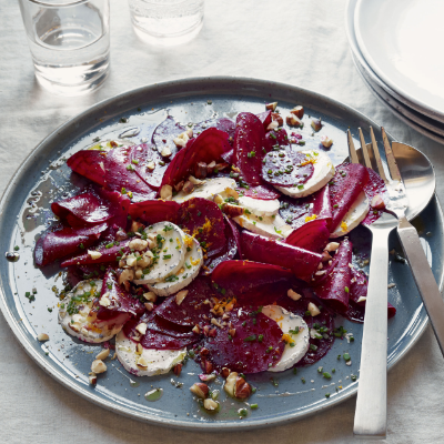 beetroot-orange-and-goats-cheese-salad