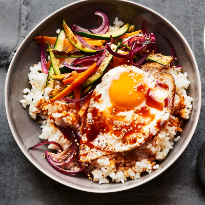bibimbap-with-carrots-and-courgettes