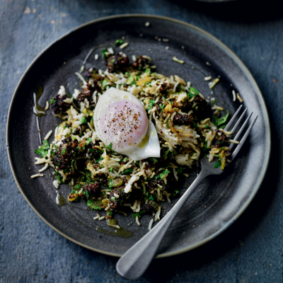 black-pudding-kedgeree-with-poached-eggs