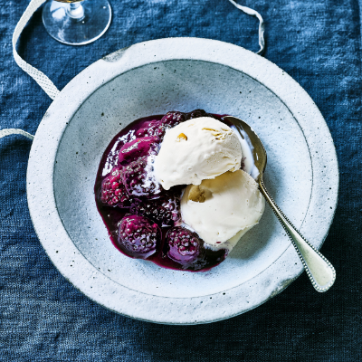 blackberry-red-wine-kissel-with-toasted-barley-ice-cream