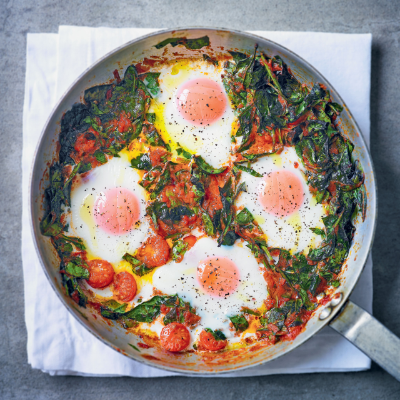 baked-eggs-with-spinach-tomato-red-pepper-chorizo-sauce