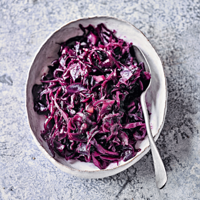 braised-red-cabbage-with-ginger