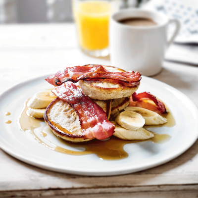 banana-maple-pancakes-with-crispy-bacon