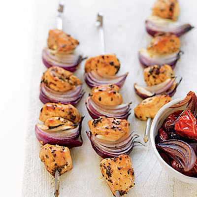 chicken-kebabs-with-roasted-red-onions