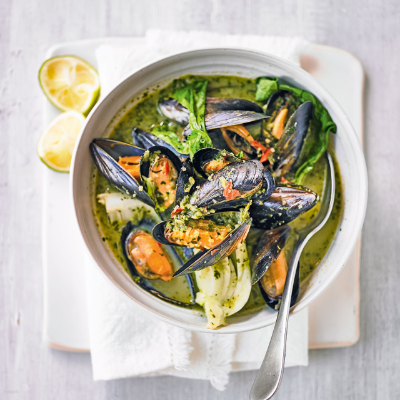 coconut-curry-mussels-with-pak-choi