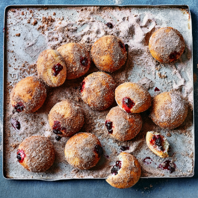 cheat-s-baked-doughnuts-with-blackberry-jam
