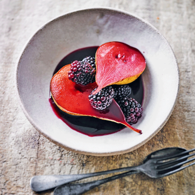 cassis-bay-baked-pears-with-blackberries