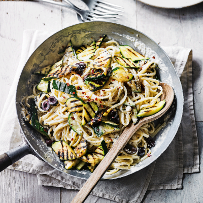 creamy-linguine-with-charred-courgettes-olives