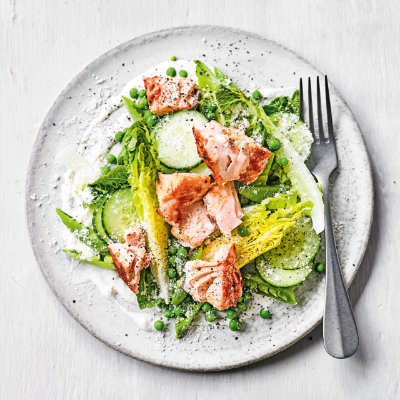 caesar-salad-with-grilled-salmon