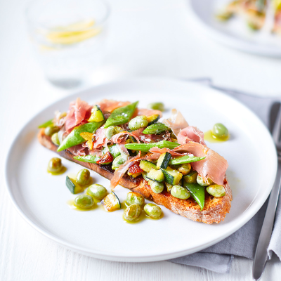 confit-spring-bean-courgette-and-ham-tartines