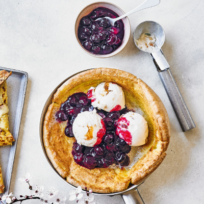 dutch-baby-pancake-with-blueberries