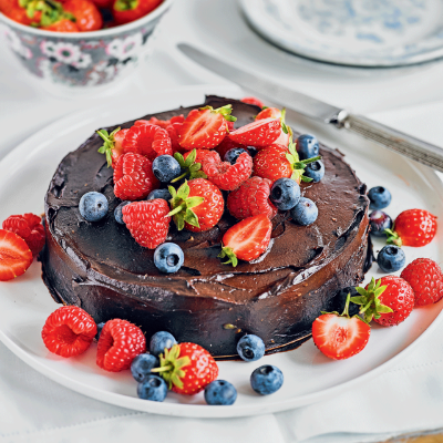 elisa-rossi-s-beetroot-chocolate-cake-with-avocado-frosting