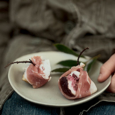 goat-s-cheese-and-parma-ham-topped-figs