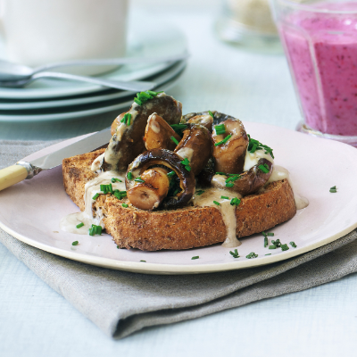 garlic-mushrooms-on-toast