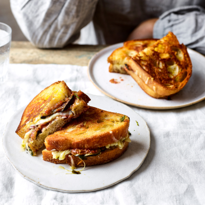gruyre-fig-and-thyme-toasties