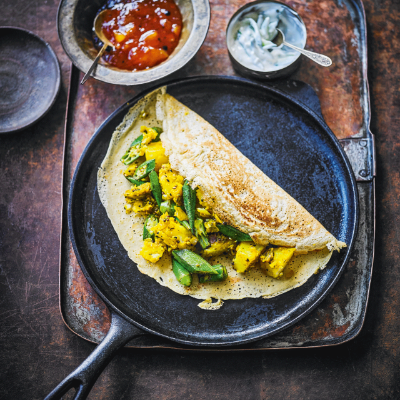 indian-pancakes-with-spiced-potatoes-okra