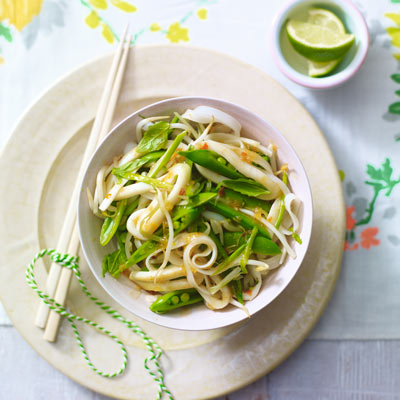 low-fat-stir-fried-squid-with-sweet-chilli-noodles