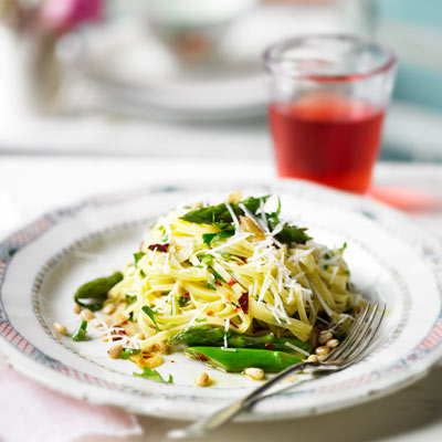linguine-with-asparagus-pine-nuts-chilli-and-pecorino