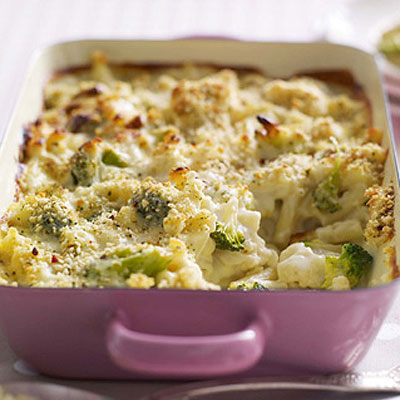 macaroni-cheese-with-cauliflower-and-broccoli