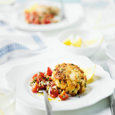 maryland-crab-cakes-with-salsa