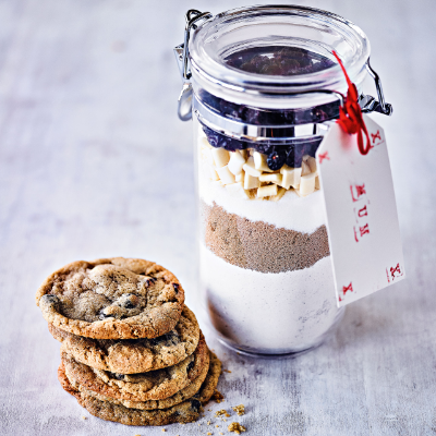 martha-collisons-white-chocolate-cranberry-cookies-in-a-jar