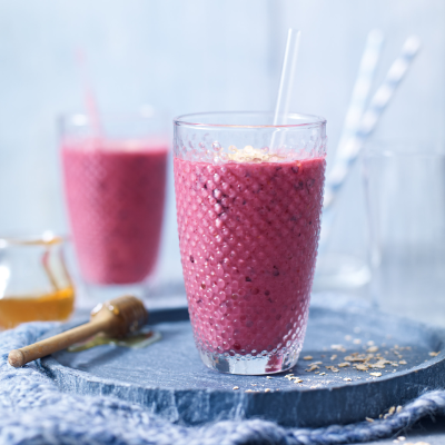 mixed-berry-breakfast-smoothie