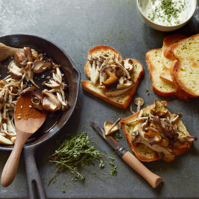 mushrooms-on-toast-with-goats-cheese