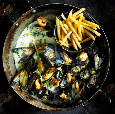 mussels-with-fennel-seeds-cream-and-herbs