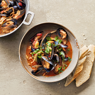 mussels-with-harissa-and-lemon