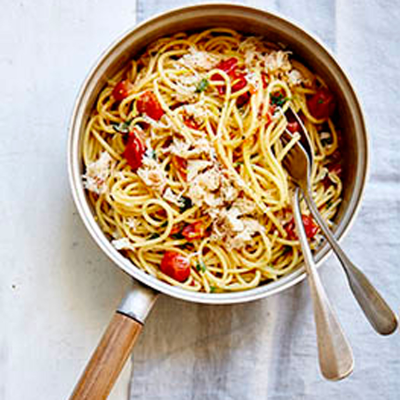 one-pot-pasta-with-parsley-crab