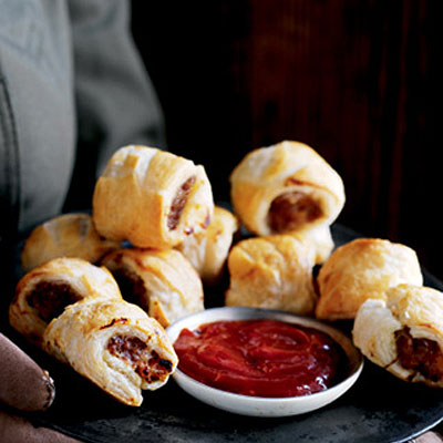 party-sausage-rolls-with-honey-and-apricots