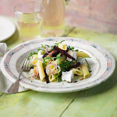 pasta-with-goats-cheese-rocket-and-beetroot