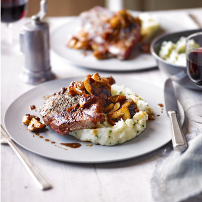 peppered-steak-on-creamy-chive-mash