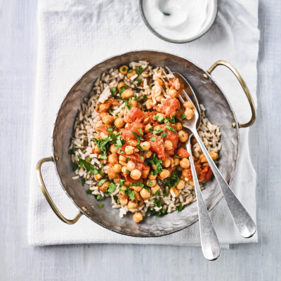 quick-chickpea-curry-with-coconut-yogurt