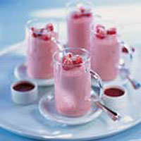 raspberry-mousse-with-raspberry-coulis