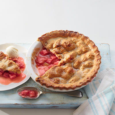 rhubarb-and-ginger-crunch-pie