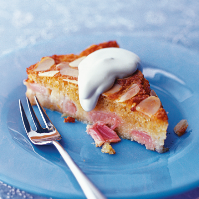 rhubarb-and-orange-cake-with-flaked-almonds