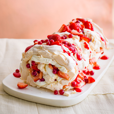 red-berry-meringue-roulade
