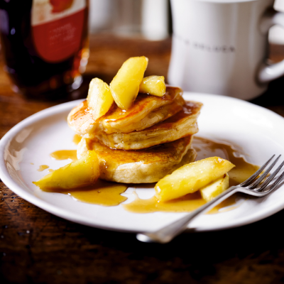 ricotta-pancakes-with-sticky-maple-apples