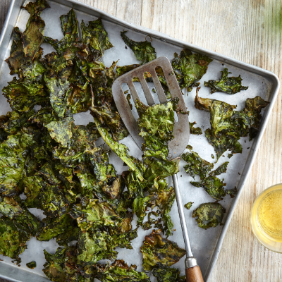 roast-kale-crisps-with-cayenne-and-seaweed-salt