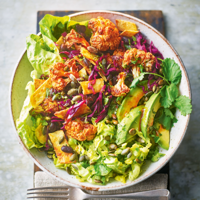 roasted-cauliflower-salad-with-black-beans-avocado-red-cabbage