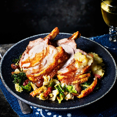roasted-rack-of-pork-with-apples-and-pears