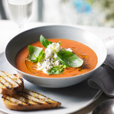 roasted-tomato-soup-with-mozzarella