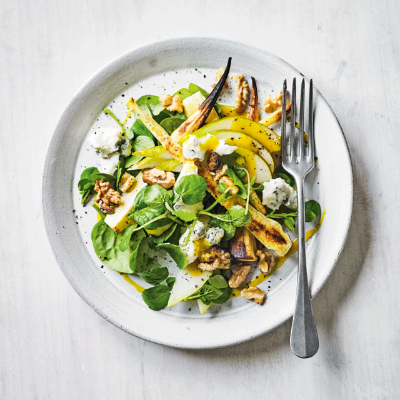 roasted-parsnip-pear-blue-cheese-salad
