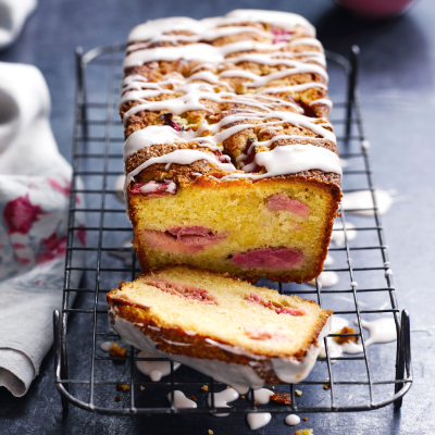 rhubarb-soured-cream-cake